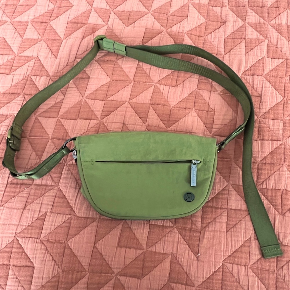 Lululemon All Night Micro Festival Bag